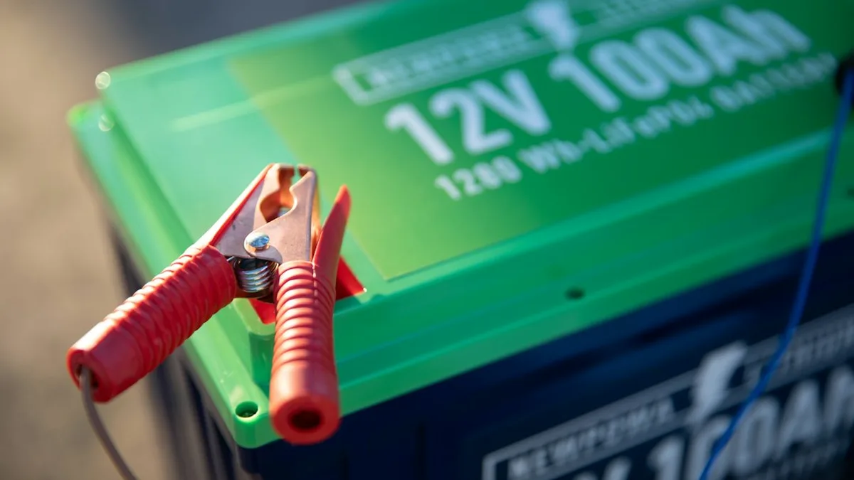 Batterie moins cher pour auto : la méthode d'un voisin bricoleur