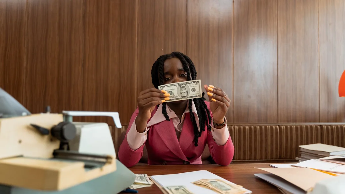 Comprendre ses cotisations en micro-entreprise : le tour de la question