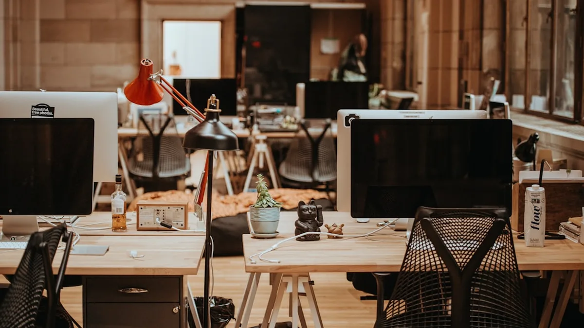 Aménager un bureau à domicile quand la place manque